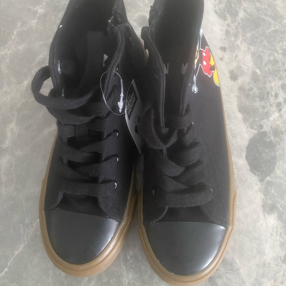 Mickey mouse shoes for boys size 2 mex 22 UK 1 1/2 color black